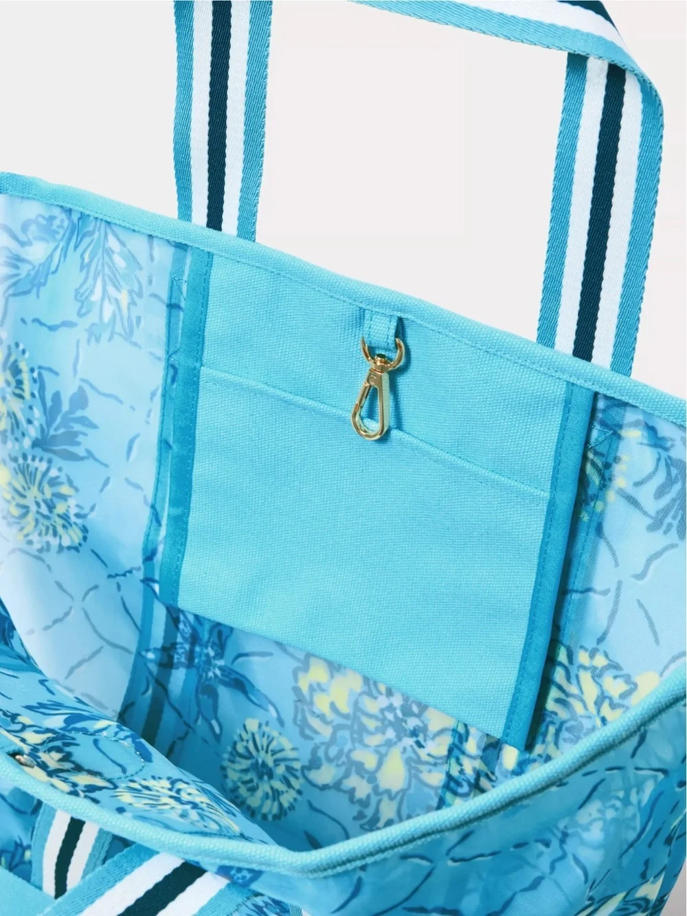 Lilly Pulitzer Printed Mesh Beach Tote Bellevue Blue Breakers Beach NWT